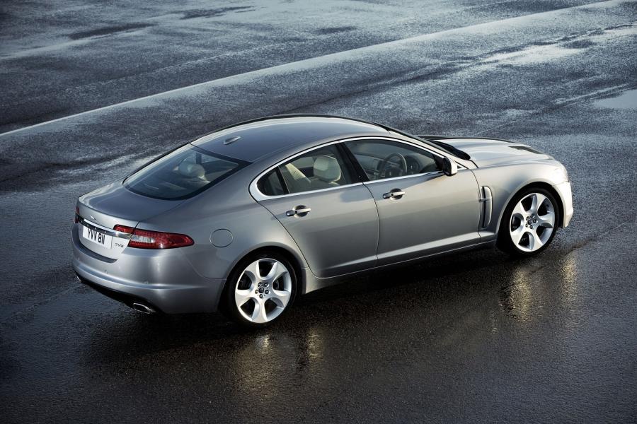  Jaguar XF 2008 года  (UK) (фото 7 из 10)